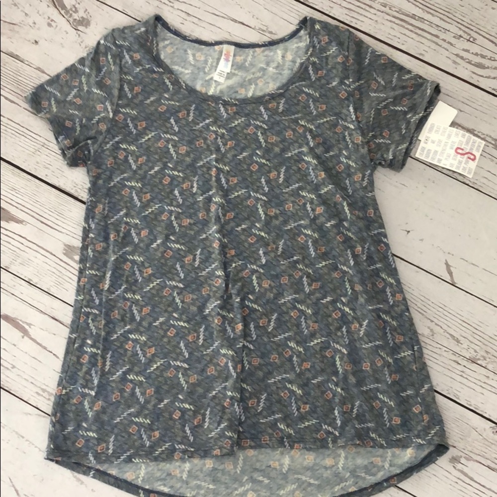NWT LuLaRoe Classic T